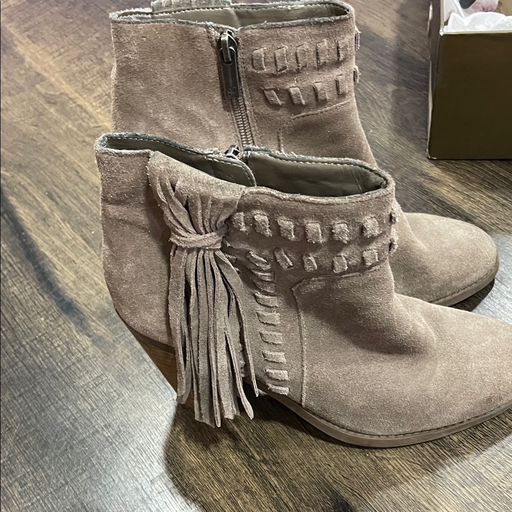 Women's Suede Ankle Boots with Fringe 7.5